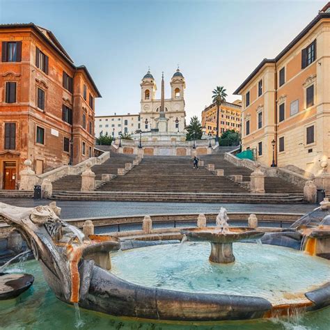 where are the spanish steps located